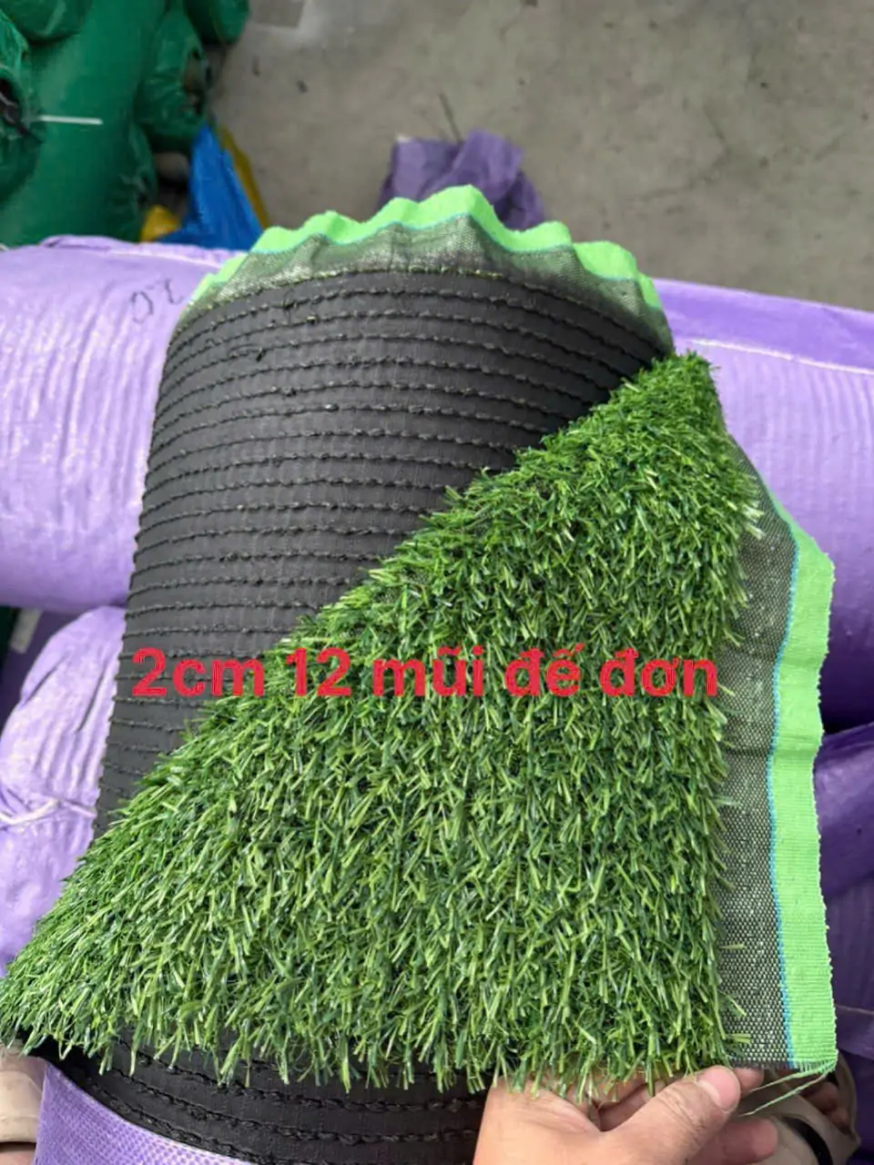 #1 Bán thảm cỏ nhân tạo tại Thuận An Bình Dương 9 Mặc dù thảm cỏ nhân tạo có hệ thống thoát nước tốt, #1 Bán thảm cỏ nhân tạo tại Thuận An Bình Dương