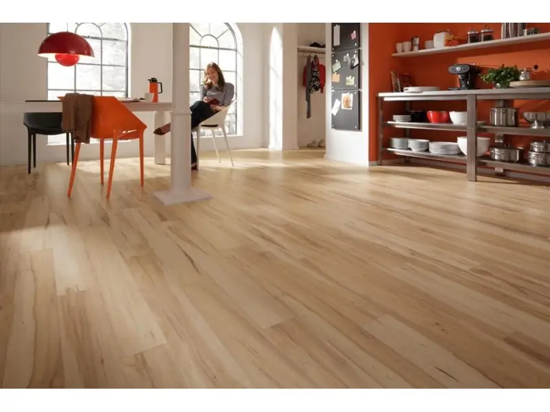 Thi công từ 35.000 – 50.000 VNĐ/m² tuỳ mặt bằng và loại keo chuyên dụng. #1 Thảm nhựa vinyl PVC trải sàn tại Bình Dương